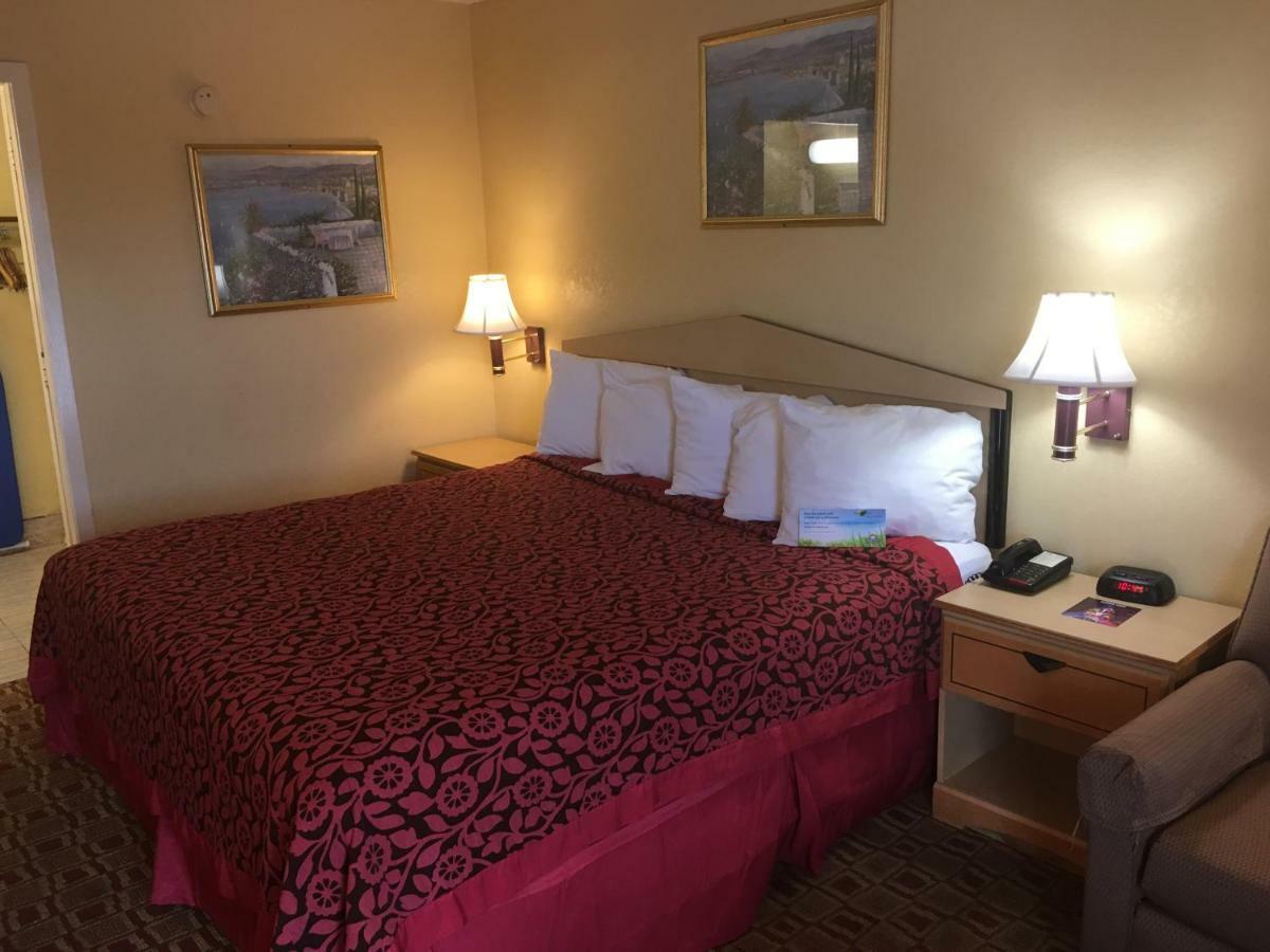 Days Inn By Wyndham Yazoo City Exterior photo