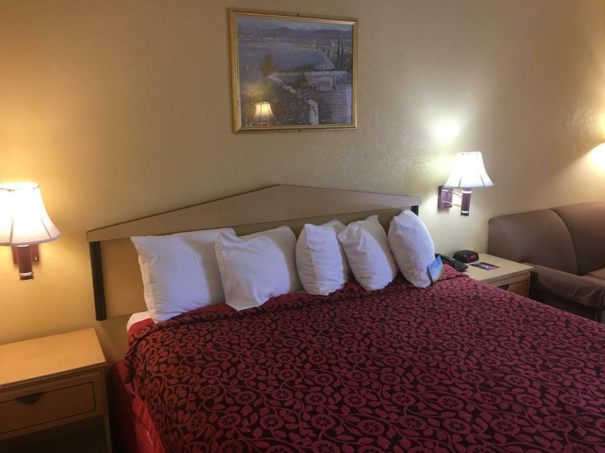 Days Inn By Wyndham Yazoo City Exterior photo